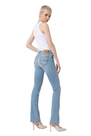 Fracomina jeans bootcut con lavaggio medio bleached Bella fp24sv8020d40103 [b0158276]